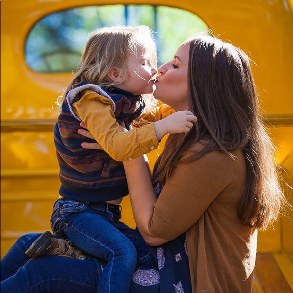 Follow us to get the latest news about sales, deals & see listings coming soon!! - Picture 2 of 8